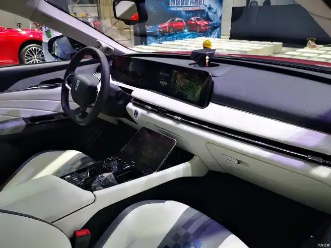 北京车展奔腾e01上市1968万起续航450km