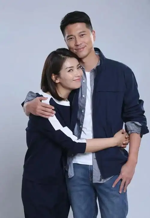 刘涛好身材藏不住!运动装难掩丰腴身姿,被王雷后背抱羞到没眼看