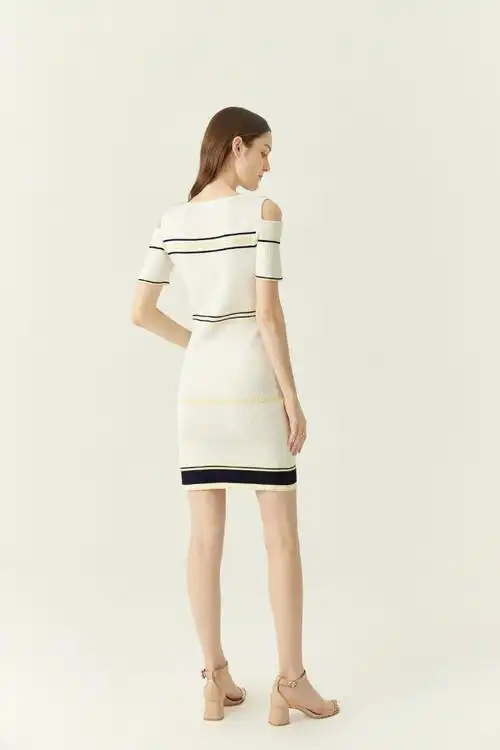 儒芳旗舰法式露肩欧美针织裙年女装间色连衣裙 米白色 s