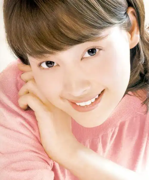 50位"韩流"女星— 李娜英