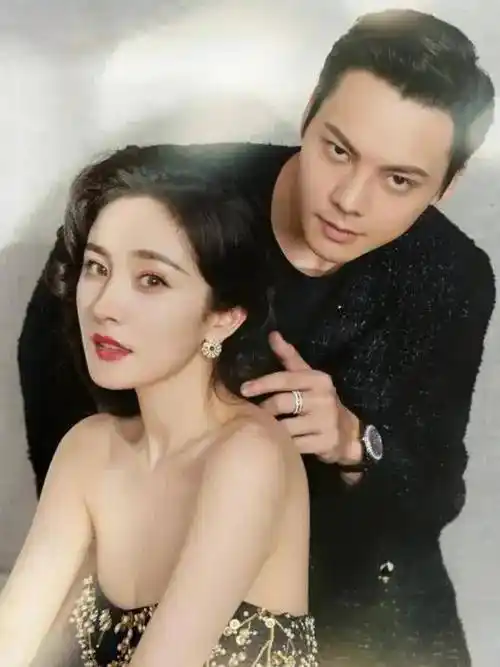 杨幂陈伟霆官宣恋情因戏结缘共谱浪漫篇章真爱力量点亮娱乐圈