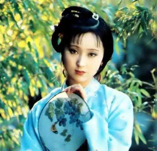 林黛玉陈晓旭2段婚姻2段传奇患癌拒绝治疗夫妻双双出家