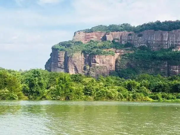 英国游客拍到广东丹霞山照片引起热议简直是大自然的馈赠