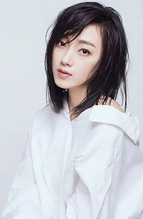 金丽婷余心恬,1990年12月20日出生于浙江杭州,中国内地影视演员.