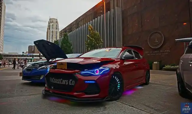 现代伊兰特改装从头至尾的灯光套件,一到夜晚就是最靓的车