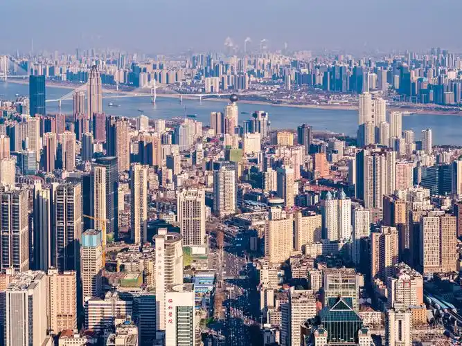 航拍武汉大汉口解放大道