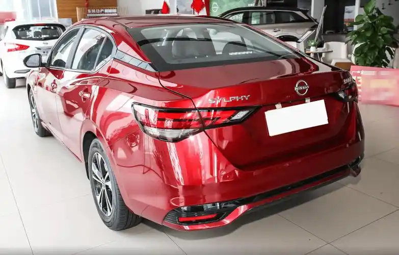 外观造型我们已经非常熟悉了,整体造型有点类似日产天籁车型,只不过