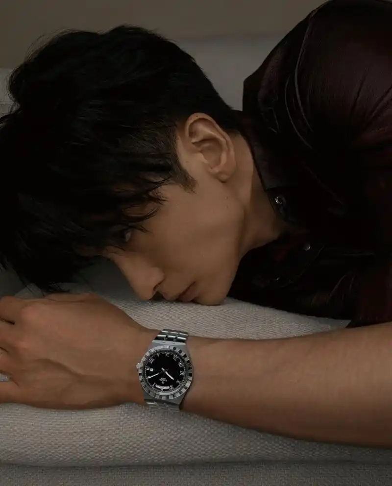 张云龙这组照片直接到我心里了 明明衣服很多 确实很禁欲系