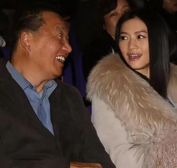 回顾田海蓉丈夫病死狱中8年后留下130亿遗产如今选择令人泪目