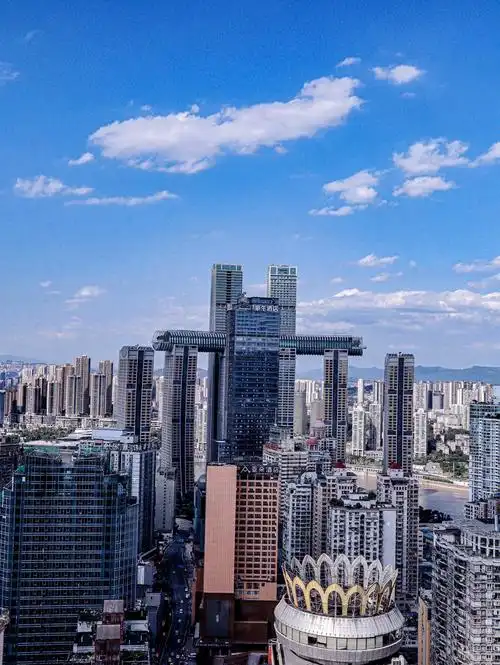 重庆高空酒店俯瞰城市之美