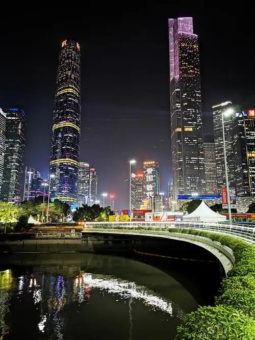 广州"双子塔"夜景
