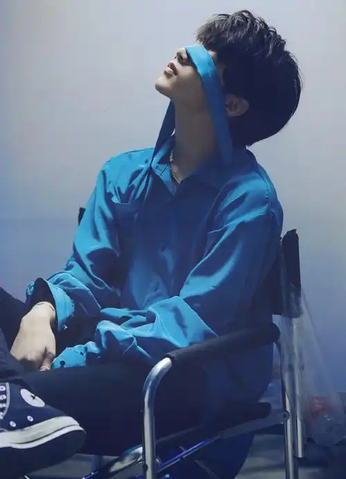 刘耀文 fashion item