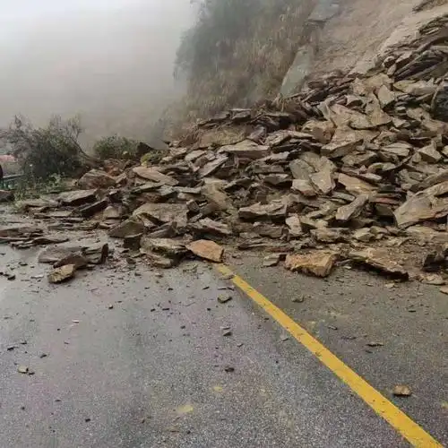 (塌方现场)