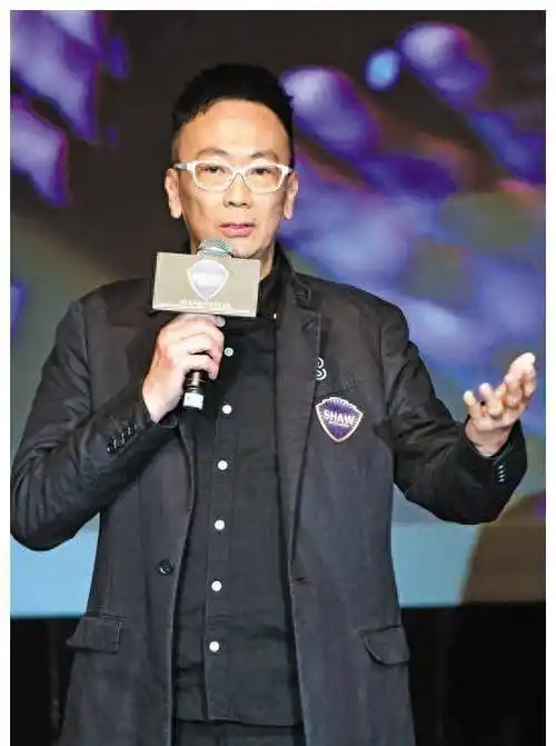 全家同游东京!知名港星郑丹瑞69岁被赞冻龄,女儿男友酷似黎明