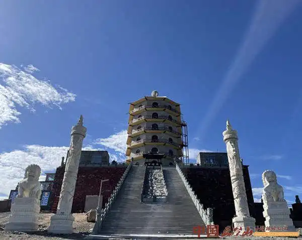书法与佛法相交相融的东台顶望海寺 - 五台山云数据旅游网