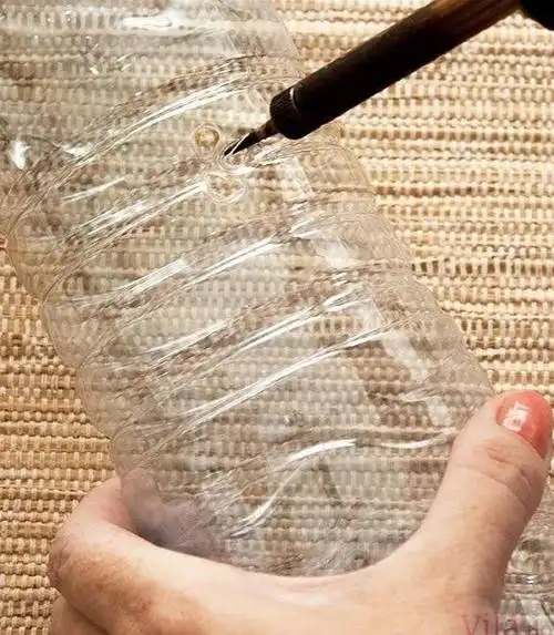 塑料瓶变废为宝创意手工(废旧的塑料瓶,不要扔,看手艺人动动手,就能"