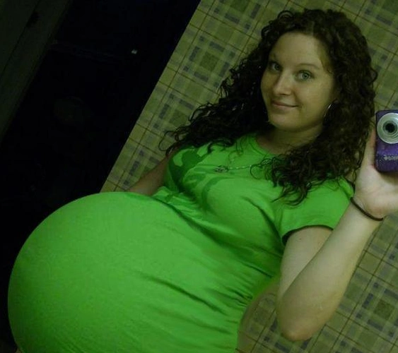 这组国外妈妈的孕妇照爆红网络,看这肚子你能猜到里面有几个baby吗?