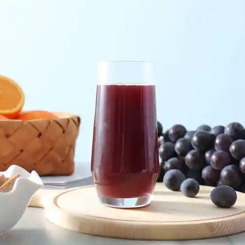 葡萄又称水桃,香果,鼓,风鼓,铃果.桃子的功效是清金解渴.