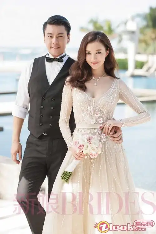 朱孝天韩雯雯登杂志封面 浪漫牵手将办海岛婚礼