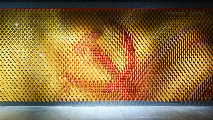 lgq龙鳞党旗墙面 - 犀牛鸟 艺术装置 创作团队