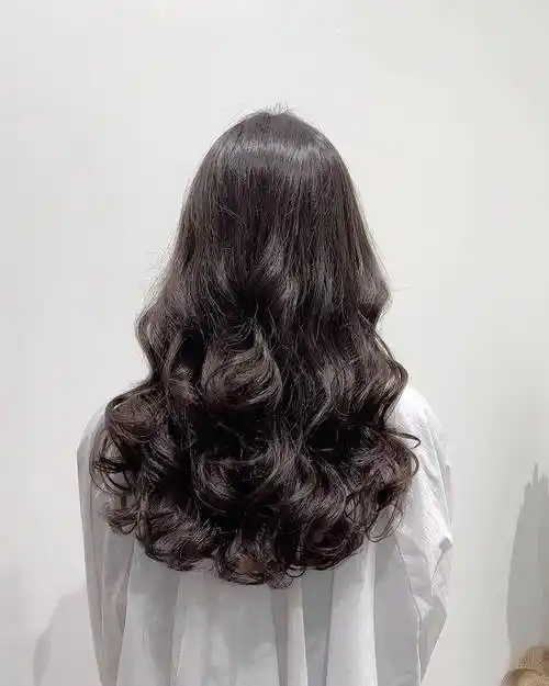 最美女发来袭:长发耳下大卷烫发,优雅时尚尽显气质_头发_发型_卷发