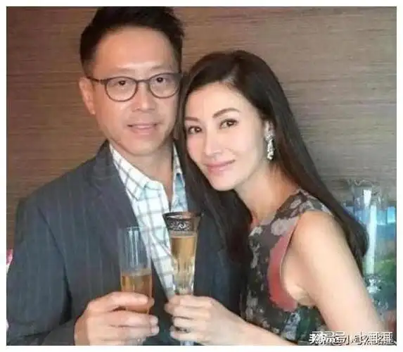 许晋亨的花心人所共知,娶了李嘉欣却戛然而止,为啥只爱李嘉欣