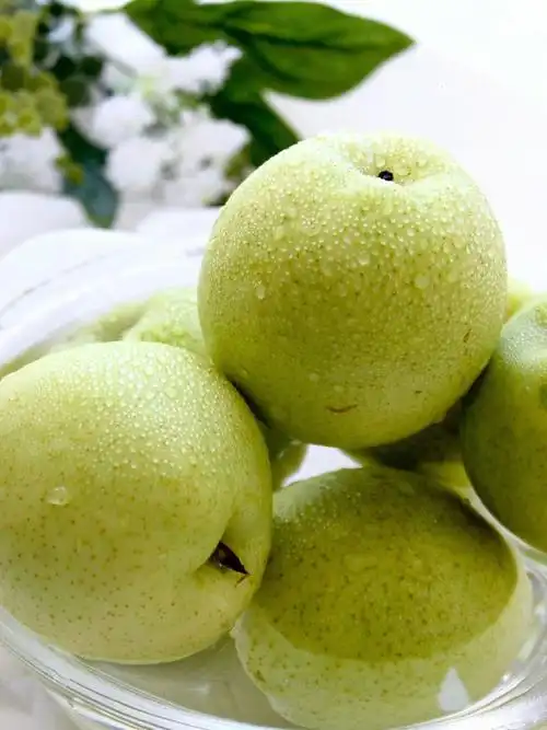 绿宝石脆梨夏天里最好吃的梨子清甜甘爽