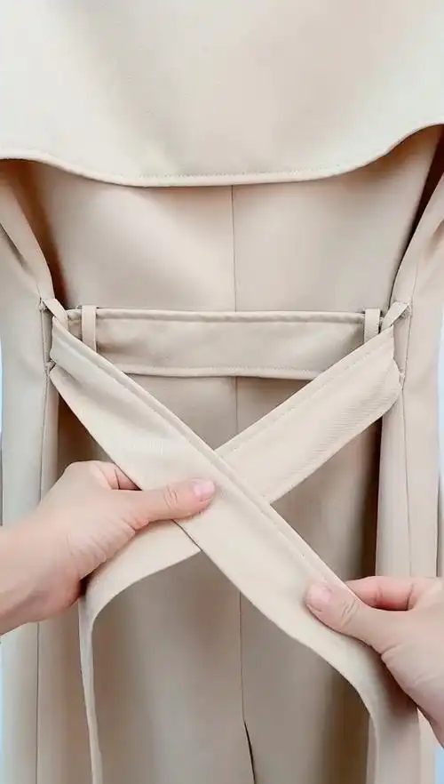 风衣蝴蝶结腰带系法!