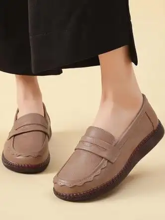 妈妈鞋子真皮软底舒适中老年女鞋平底单鞋宽脚牛筋底春秋皮鞋杏色36