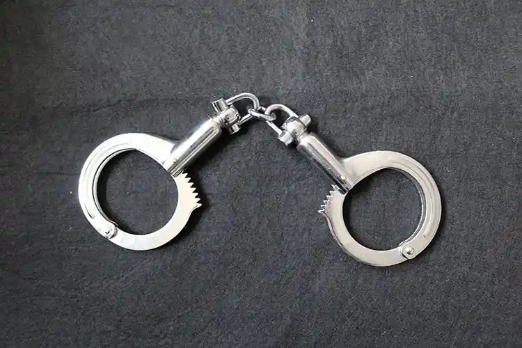 金属手铐