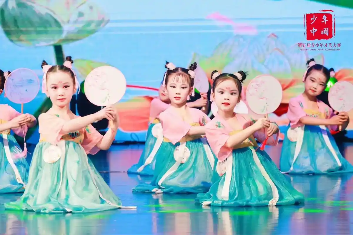 满天之星舞蹈比赛 #胭脂妆
#2023少年中国第五届青少年