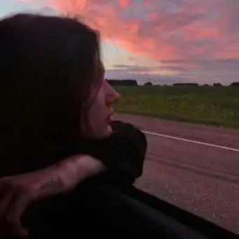 孤单一人的伤感头像女生