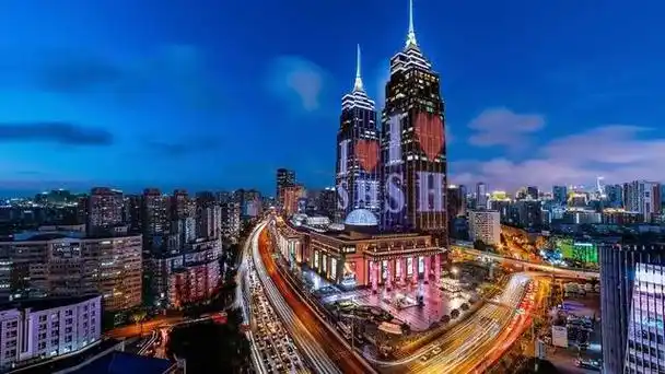 普陀区共入选3个取景地:8号近铁城市广场,10号m50创意园,20号上海环球