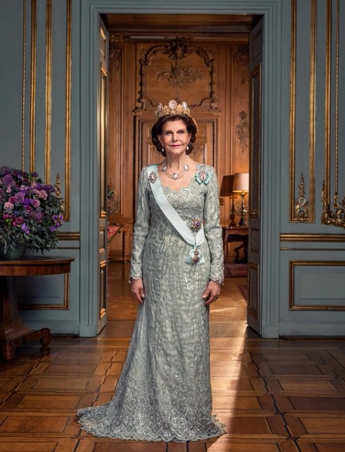 28卢森堡大公储纪尧姆和大公储妃斯蒂芬妮参观巧克力厂3.