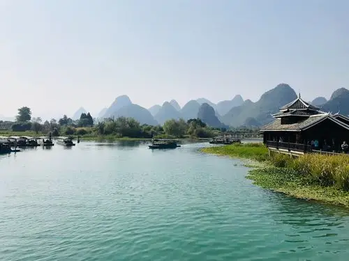 船行一路,桃花源美景尽收眼底.