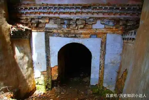 辽国萧太后墓被盗多次,墓主寿衣却被丢弃,专家:价值超过30亿