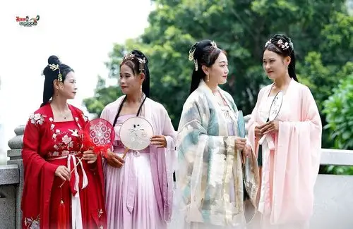 古村古装四大美女少颜萍萍喵喵平淡