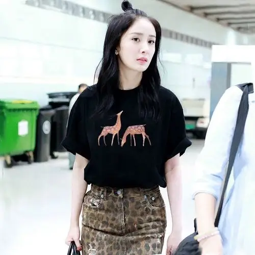 共6517 件杨幂同款体恤相关商品