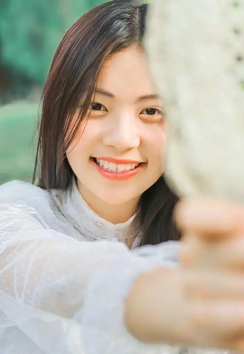 可爱顽皮草帽少女清新甜美笑容写真集