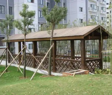 鑫家园 防腐木走廊长廊(价格面议)