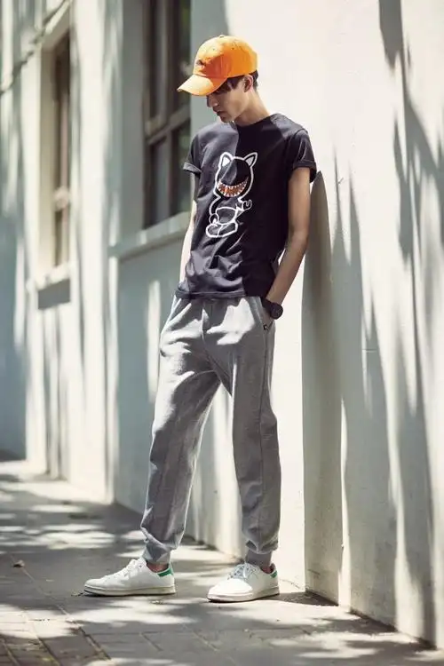 夏季潮男服装搭配技巧,学习t恤衫穿搭方法