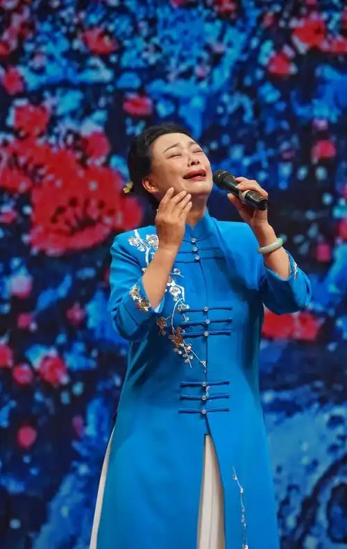 王燕,河南驻马店人,开封豫剧团演员,国家一级演员,师承祥符调大师