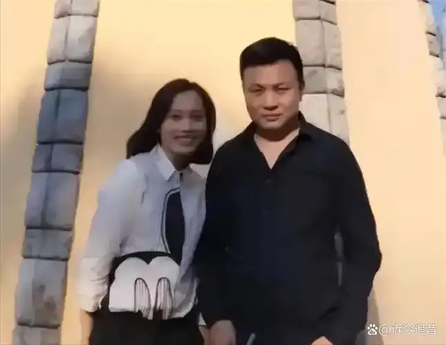 广东打工妹嫁北大才子,生娃上瘾13年成7娃宝妈,现状如何?