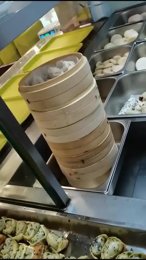 这边的早餐店,就数我们家品种最多,所以顾客都喜欢来光顾!