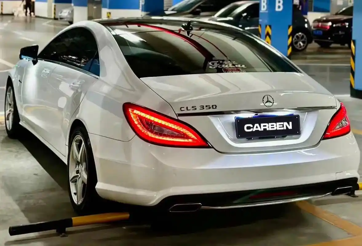 奔驰汽车尾灯的天花板,cla的蝴蝶灯和cls的恶魔之眼,简直就是尾灯