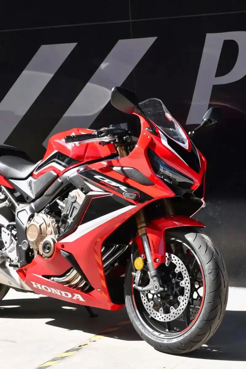2021款cbr650r 赛道红 机车美图有没有撩动你心78 - 抖音