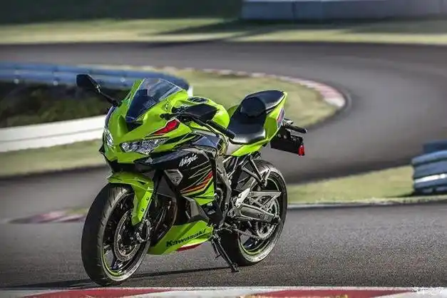 四缸忍者上新川崎发布全新车型zx4r
