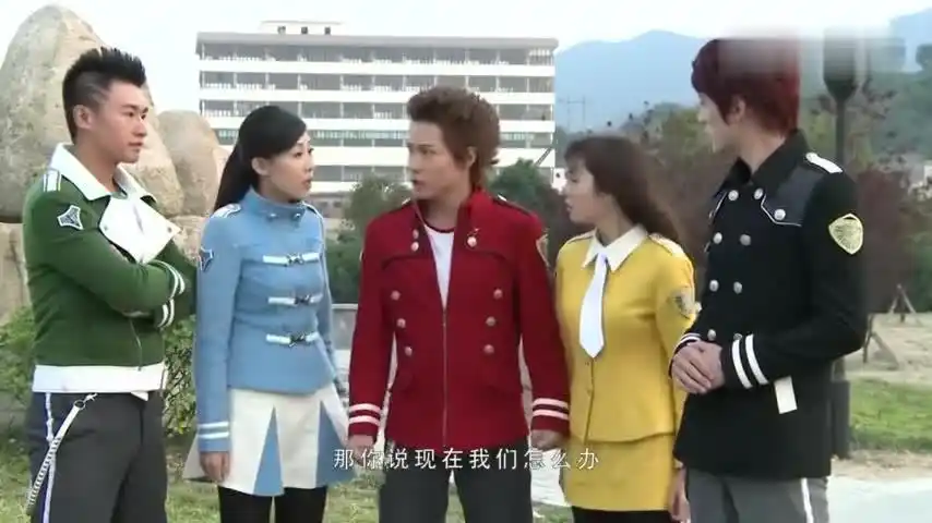 巨神战击队:五人追击怪物,海蜘蛛痴笑姬靠一桶水逃走-动漫视频-搜狐