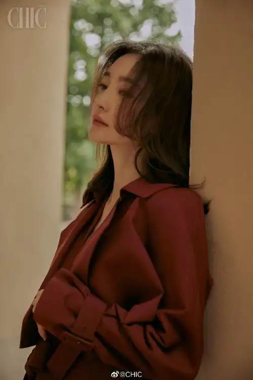 chic magazine#王丽坤超话故乡内蒙草原,直爽,沉静,草原般的广阔