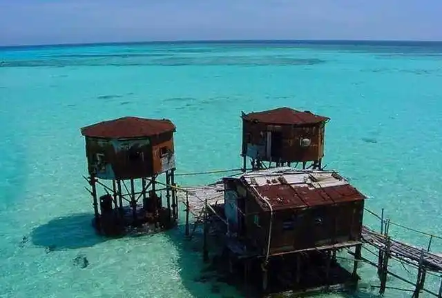 地图看世界;南海赤瓜礁,永暑岛,渚碧岛,华阳岛,南薰礁